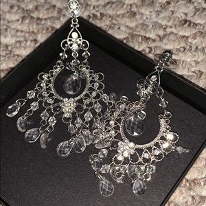 Dangle earrings knock-off Guess brand